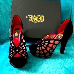 Kat Von D spider shoes size 8
